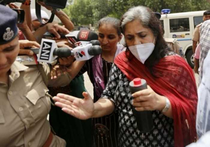 श्रीकुमार, तीस्ता को 5 दिन की पुलिस हिरासत में भेजा